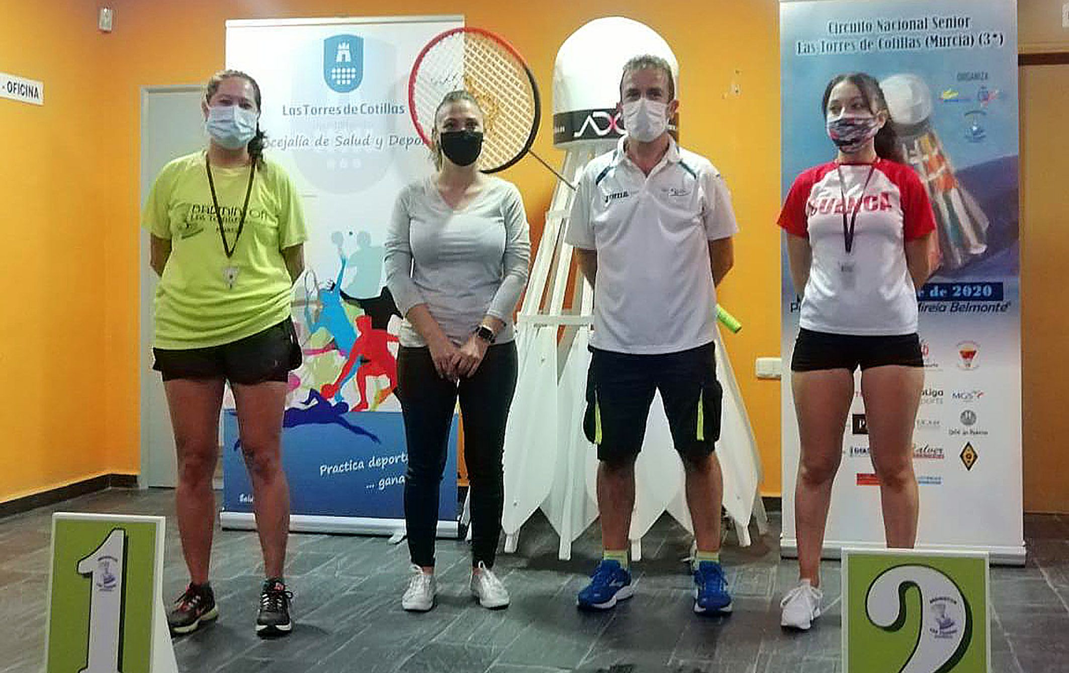 El Bádminton Las Torres se cuelga 10 medallas en la primera prueba del circuito nacional senior5