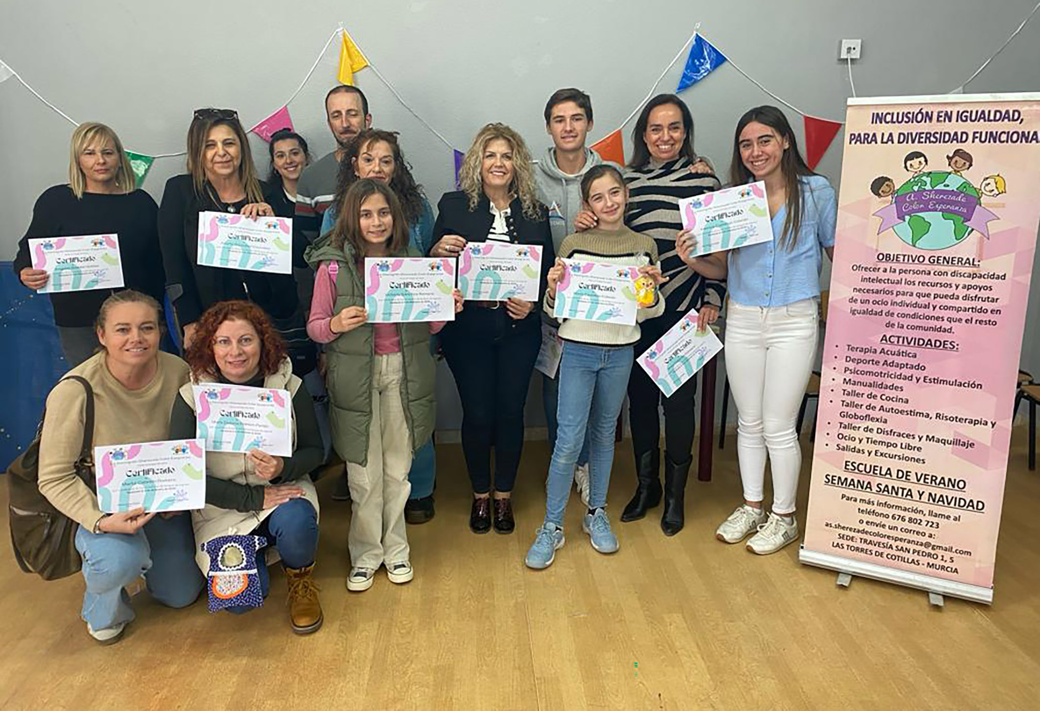 La asociación Sherezade Color Esperanza celebra el día de las personas con discapacidad con un curso de lenguaje de signos