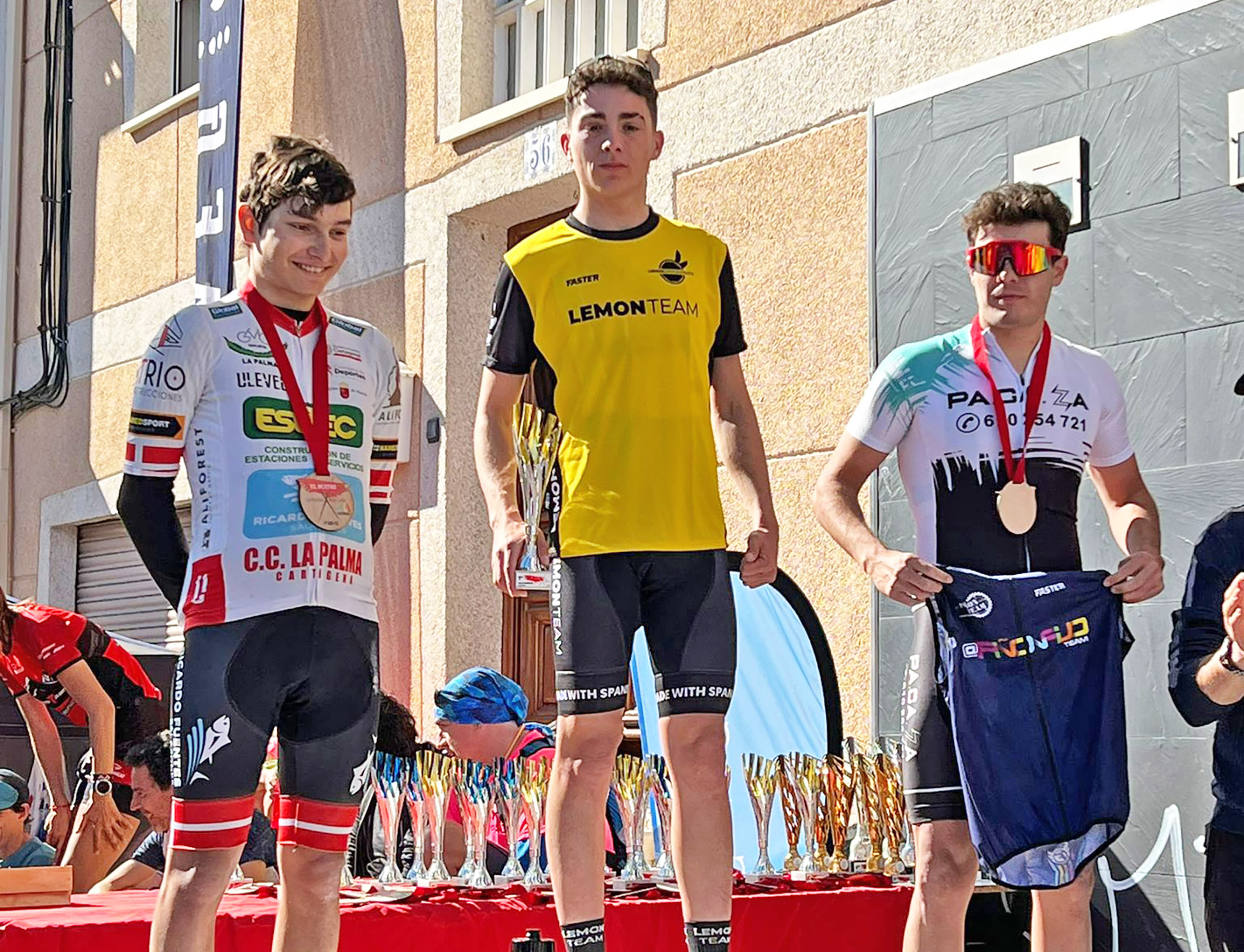 El ciclista Pablo Gallego (Piñón Fijo Team), 3°en categoría sub23 de la carrera por montaña El Buitre CxM 