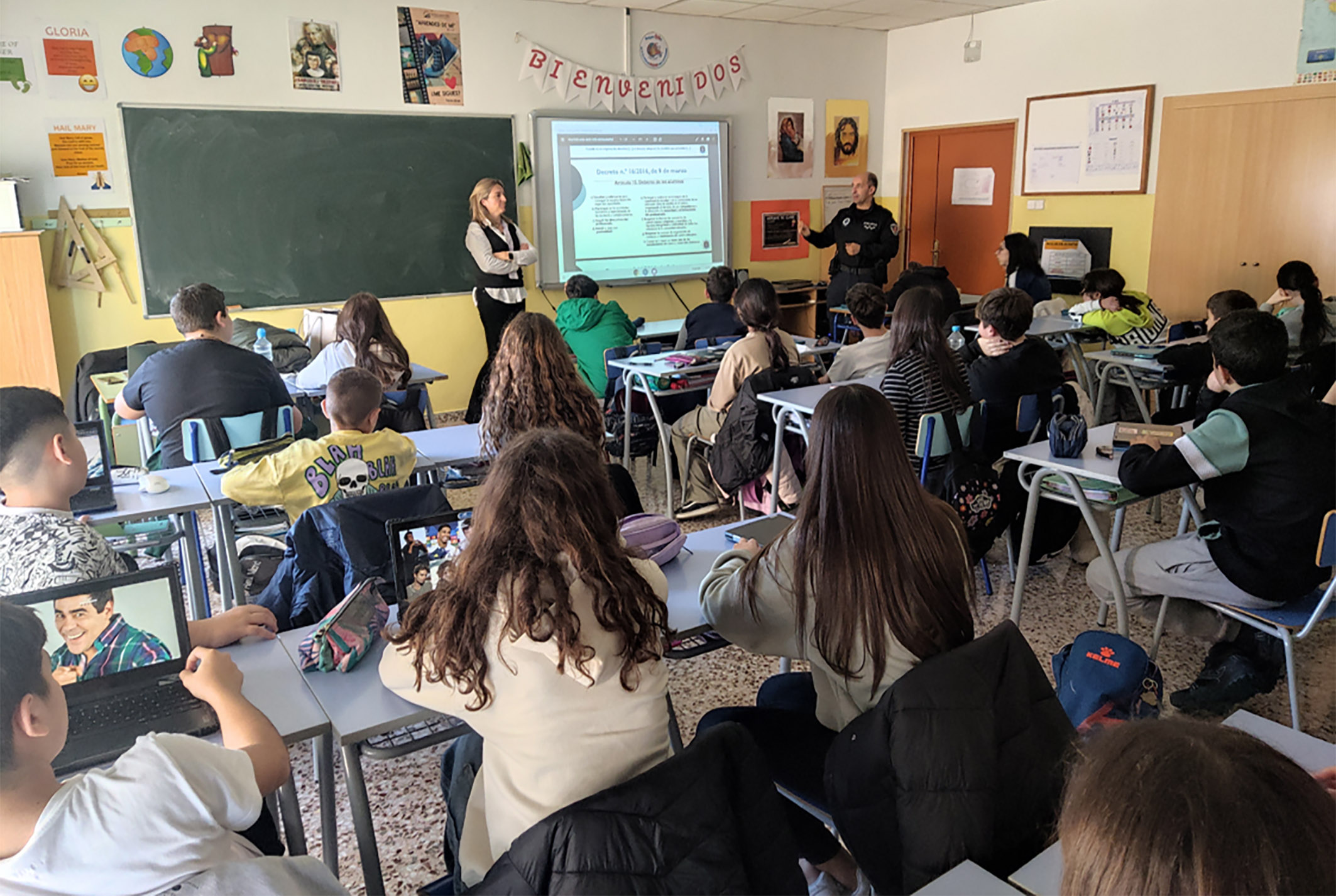 Los centros escolares acogen talleres para concienciar a los menores sobre sus derechos y deberes 