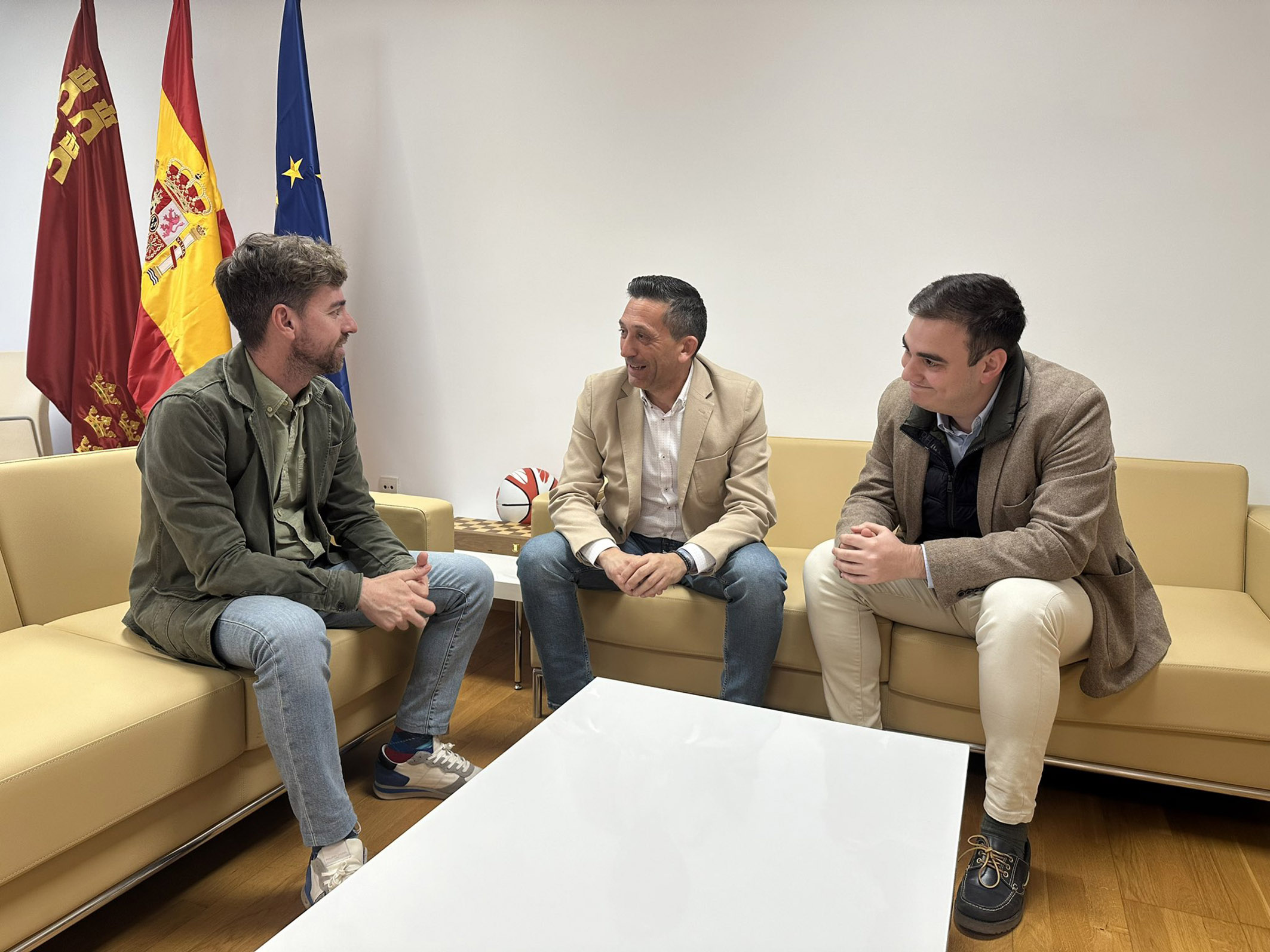 Reunión con el director general de Deportes para tratar la actualidad deportiva del municipio