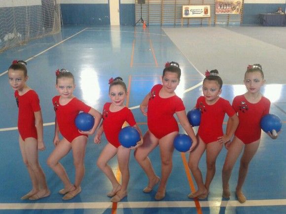 Gran fiesta de fin de curso de la escuela de gimnasia r+¡tmica torre+¦a4