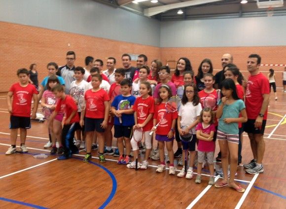 La escuela de b+ídminton torre+¦a dice adi+¦s a la temporada