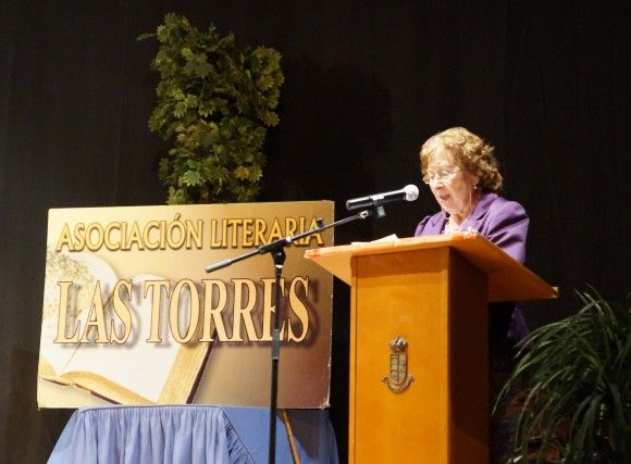 Los “Jueves Literarios” torreños disfrutan de la obra “Esencias poéticas cuatro voces consagradas”2