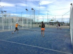 Manolo Fernández y Carol Nadal, campeones del “II Mini Torneo Mixto de Pádel San Valentín” torreño 2