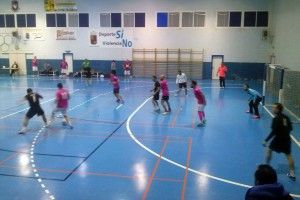 El “Neumáticos David-Peluquería Clemente” gana la “Liga de Aficionados de Fútbol Sala” torreña3