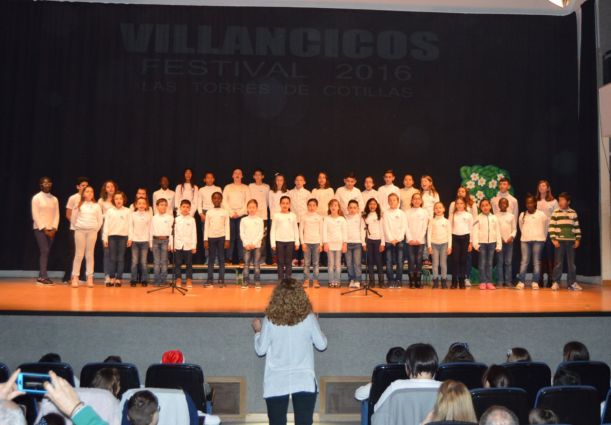 mas-de-200-escolares-participan-en-el-tradicional-festival-de-villancicos-3