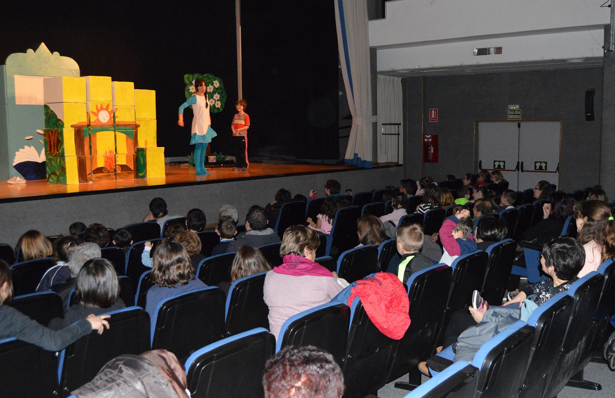 Los ‘peques’ torreños celebran el 8 de marzo con cuentacuentos y un taller de manualidades3