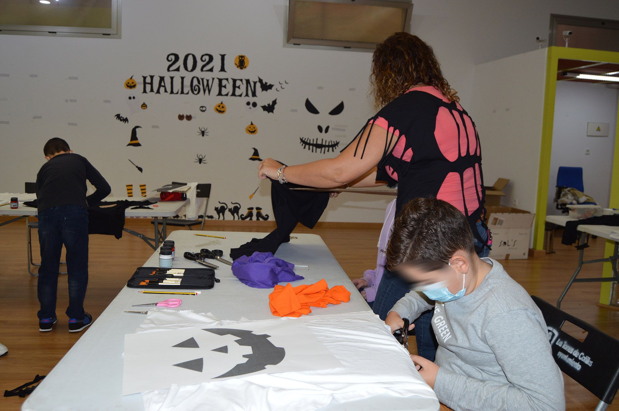 El Halloween de Las Torres de Cotillas se llena de originales y aterradoras camisetas4