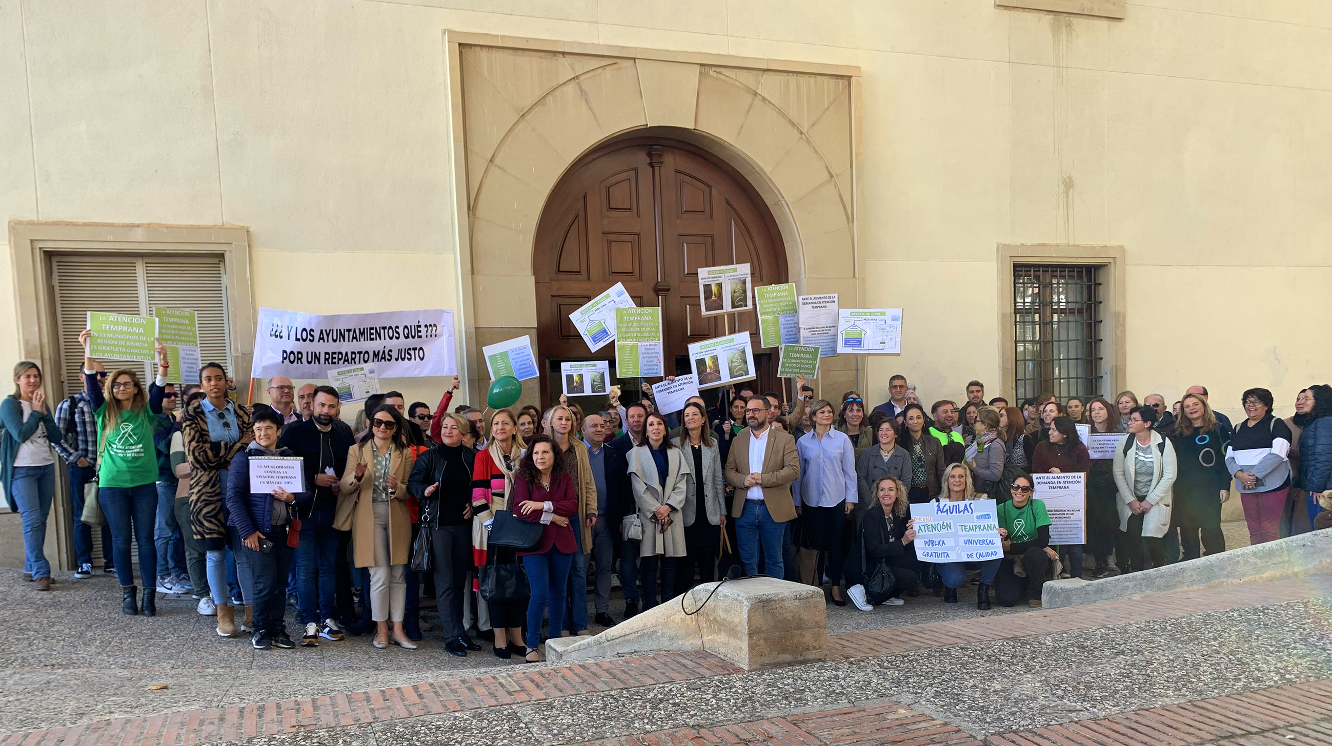 El Ayuntamiento torreno se une a la protesta por la Ley de Atencion Temprana4