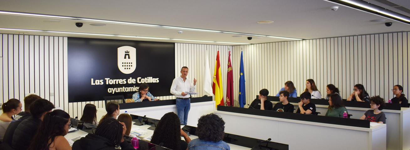 Alumnos del IES Salvador Sandoval reciben una charla sobre orientación laboral