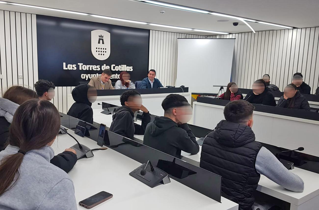 Los alumnos torreños conocen más de cerca la Constitución española