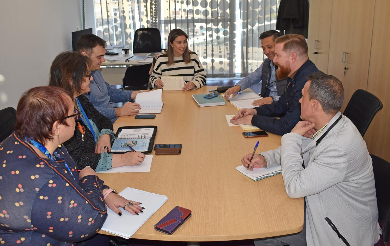 El Ayuntamiento de Las Torres de Cotillas y AJE Región de Murcia colaborarán para impulsar el emprendimiento joven 